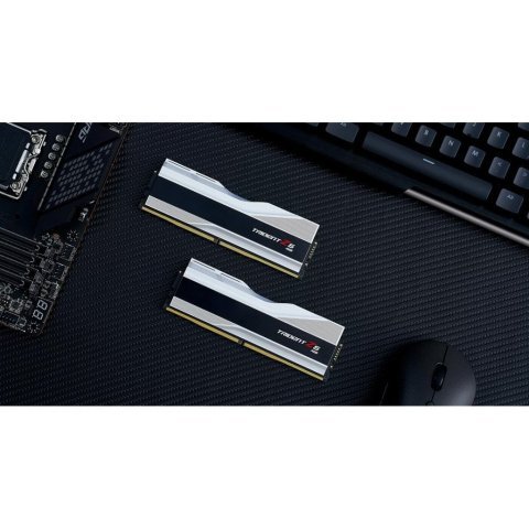 Модуль памяти для компьютера DDR5 32GB (2x16GB) 7800 MHz Trident Z5 RGB Silver G.Skill (F5-7800J3646H16GX2-TZ5RS) - Нулевой остаток (Feed) - Нулевой остаток (Feed)