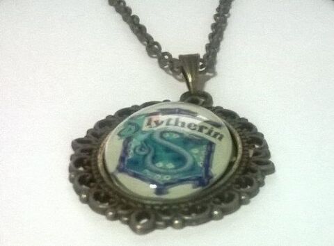 Брелок Harry Potter Slytherin 4х3 см. -   -  